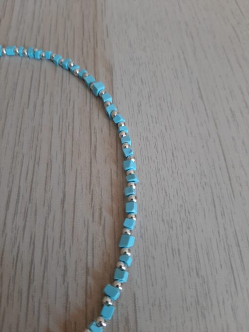 Collana con quadratini in pasta turchese e perle argentate - immagine 5